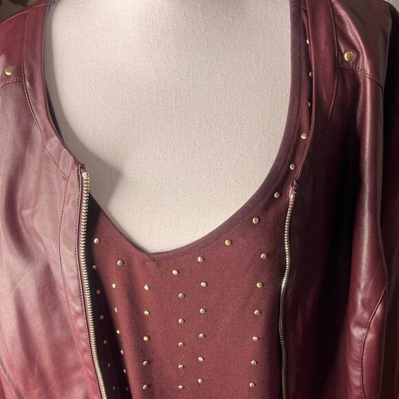 Catherines Black Label short sleeve knit maroon top round studs on front size 2X - Picture 4 of 10